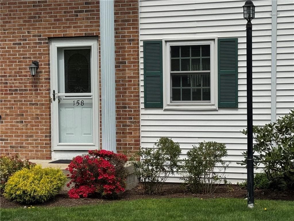 Townhouse,Condominium at 158 Scenery Lane, Johnston