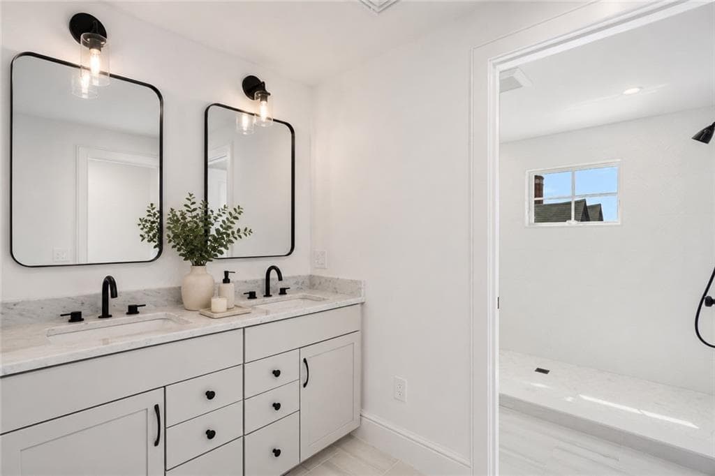 6 Sharon Court photo 42
