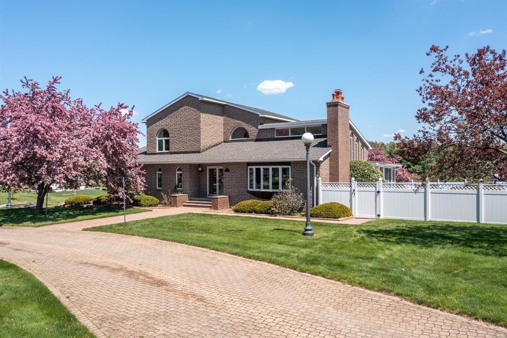 524 Wauregan Road