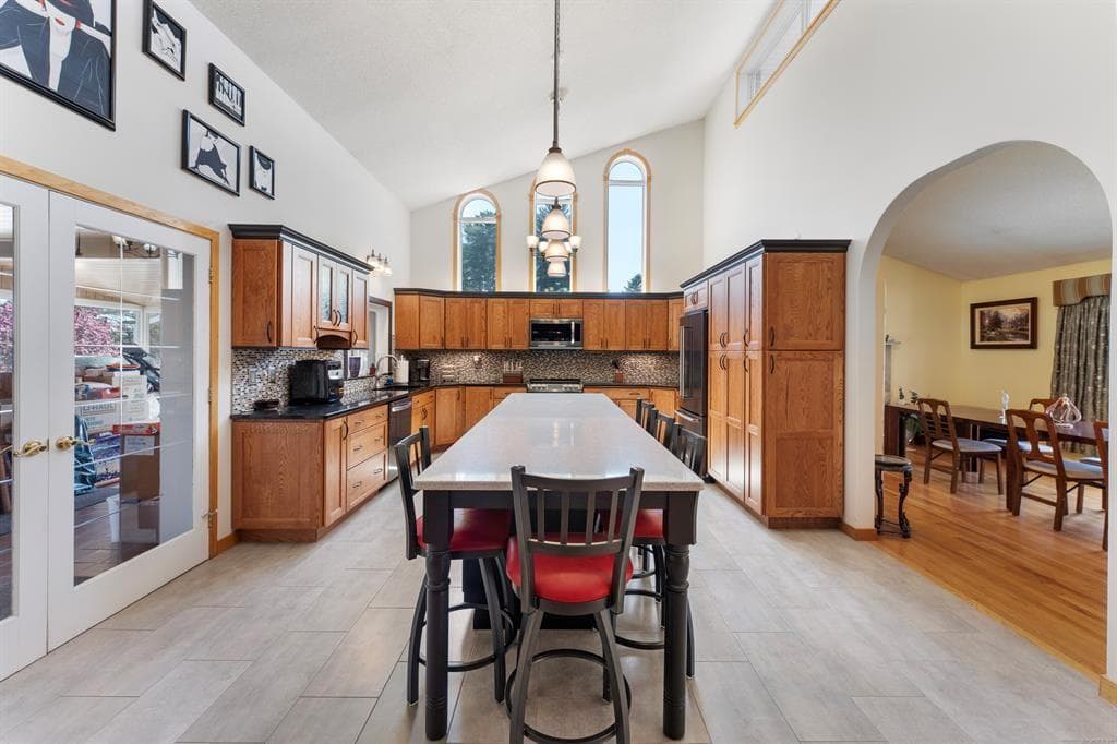 Single Family Residence at 524 Wauregan Road, Brooklyn, photo 11 of 26