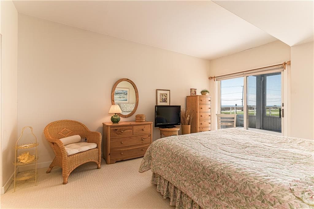 Condominium at 103 Bellevue Court, Narragansett, photo 16 of 28