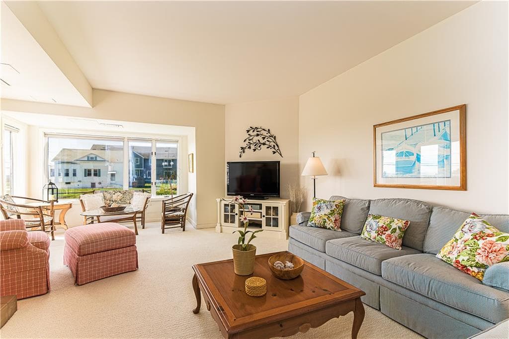 Condominium at 103 Bellevue Court, Narragansett, photo 12 of 28