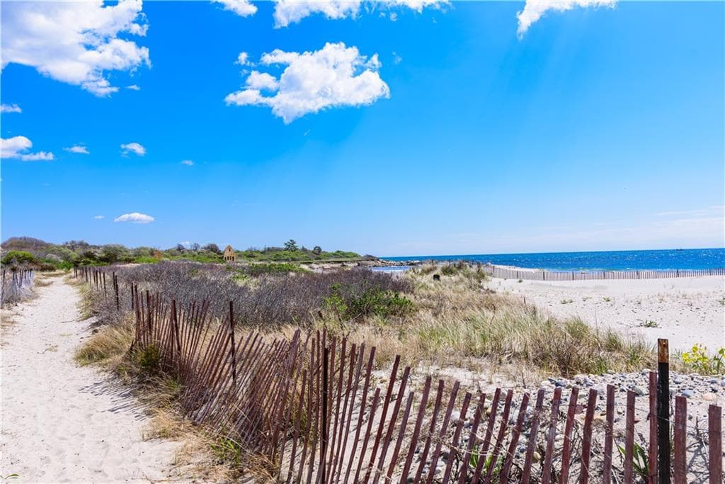 Condominium at 103 Bellevue Court, Narragansett, photo 28 of 28