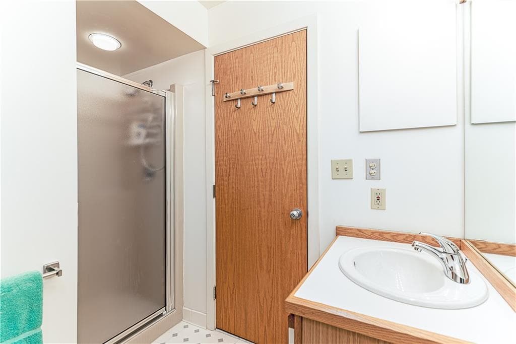 Condominium at 103 Bellevue Court, Narragansett, photo 24 of 28
