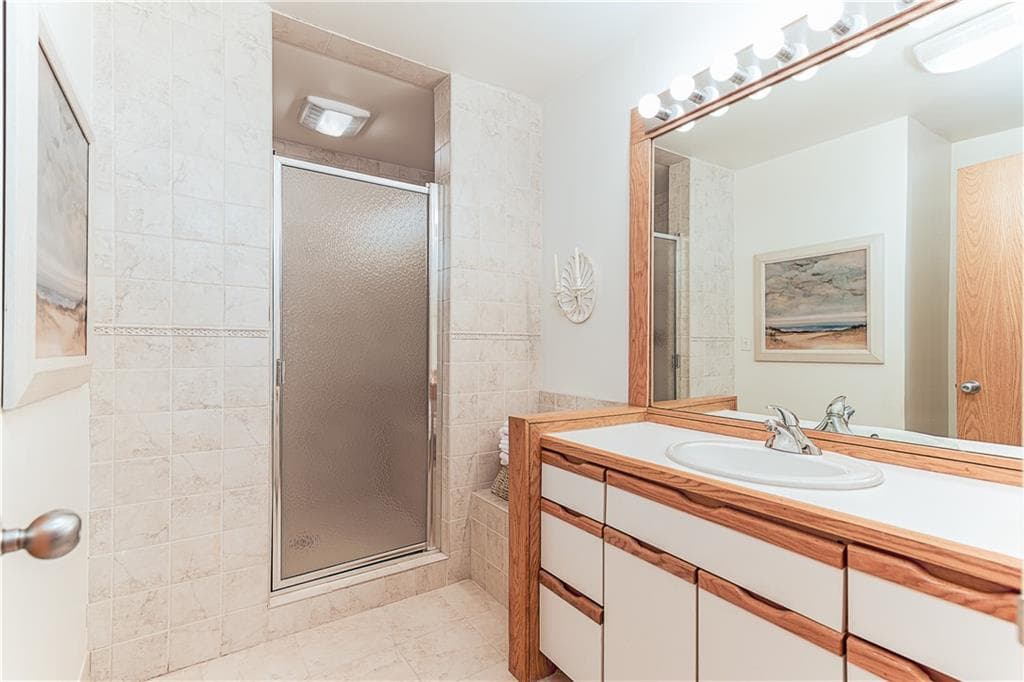 Condominium at 103 Bellevue Court, Narragansett, photo 19 of 28