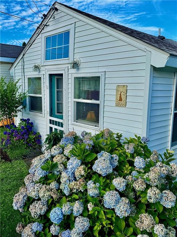 64 61 Burnside Avenue photo 2
