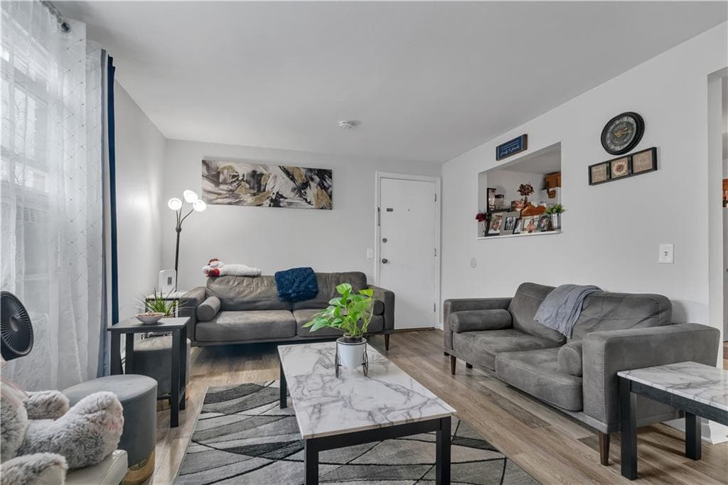 5 GARIBALDI Street UNIT 33 photo 6