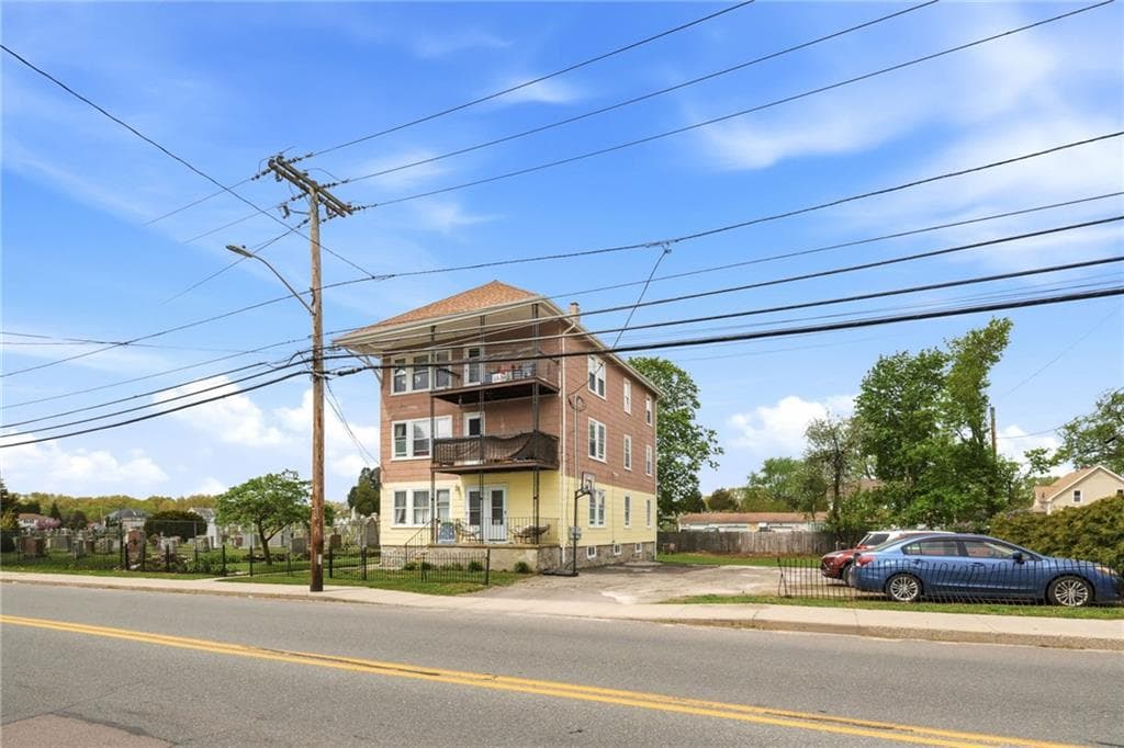 Multi Family at 612 Rathbun Street, Blackstone, photo 6 of 41