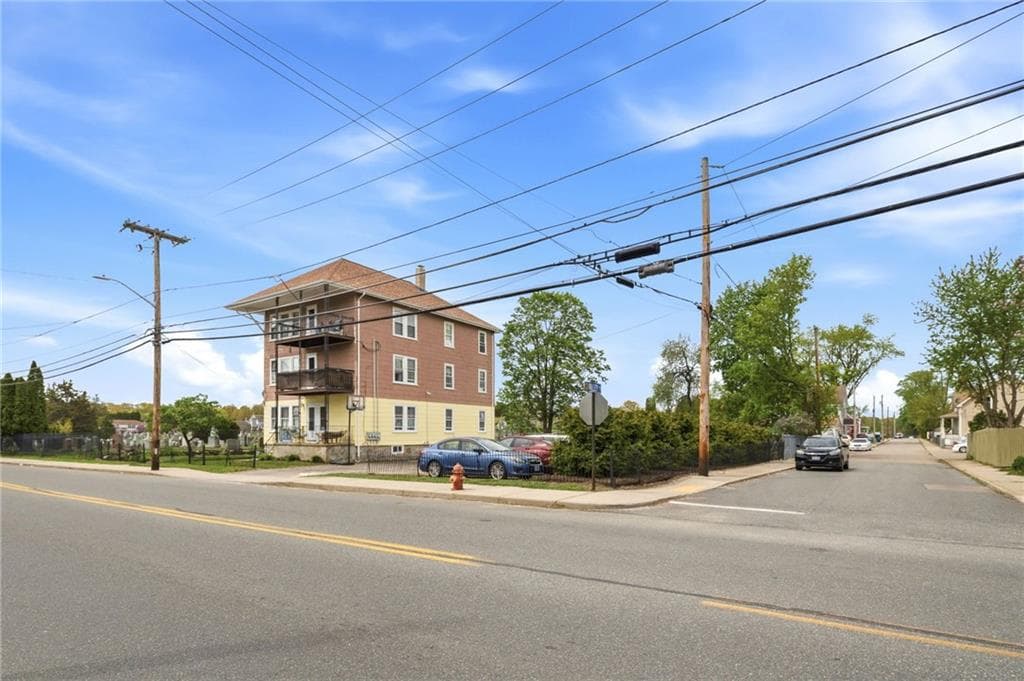 Multi Family at 612 Rathbun Street, Blackstone, photo 7 of 41