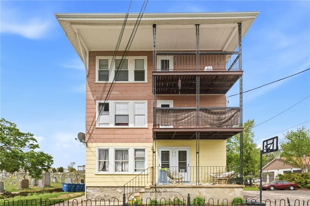 Multi Family at 612 Rathbun Street, Blackstone, photo 4 of 41