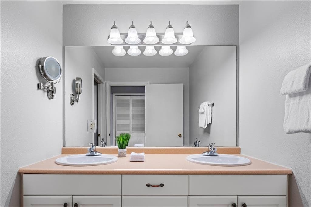 Condominium at 150 Bay View Drive UNIT 7, Jamestown, photo 12 of 24