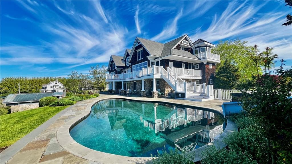 Single Family Residence at 14 Pawcatuck Avenue, Westerly, photo 5 of 50