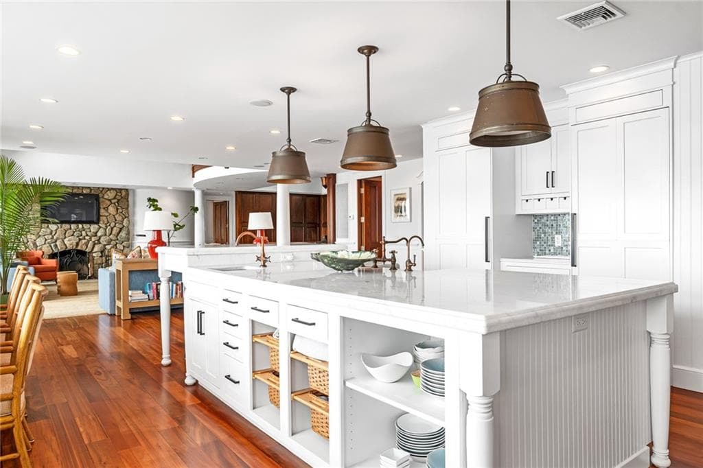 Single Family Residence at 14 Pawcatuck Avenue, Westerly, photo 15 of 50