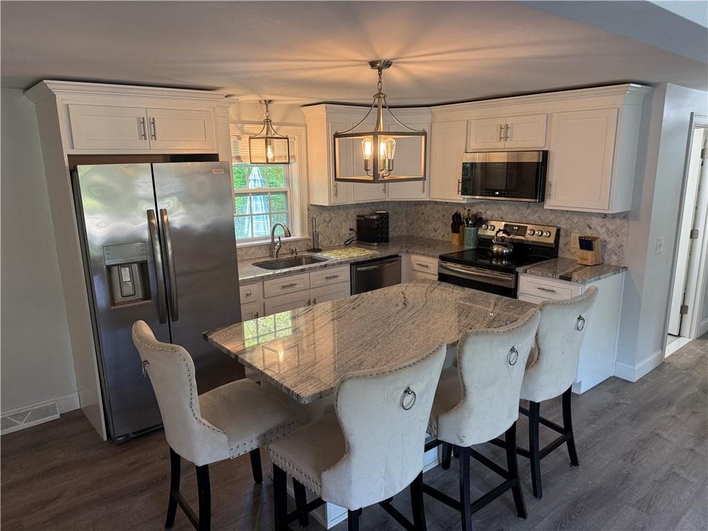 Multi Family at 194 South Pier Road, Narragansett, photo 20 of 30