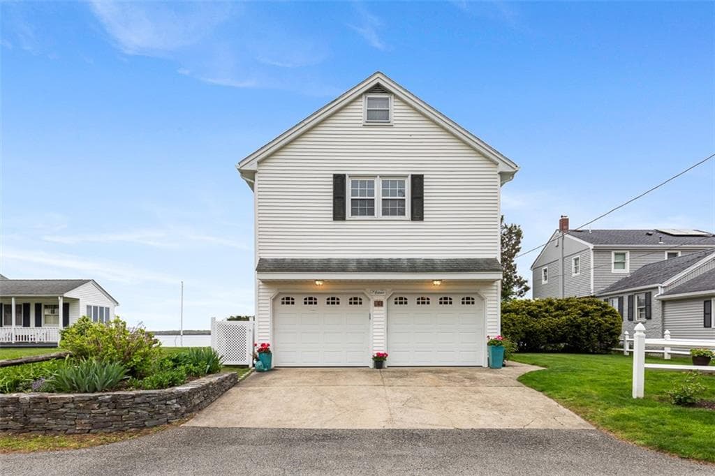 Single Family Residence at 41 Buena Vista Drive, North Kingstown, photo 8 of 44