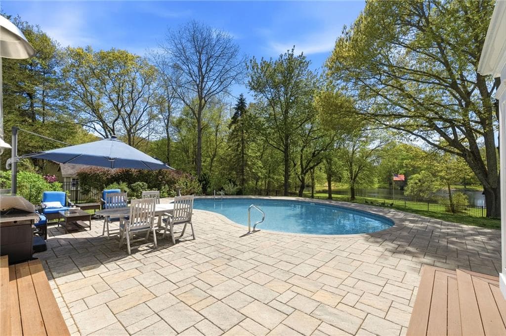 219 West Reach Drive photo 6