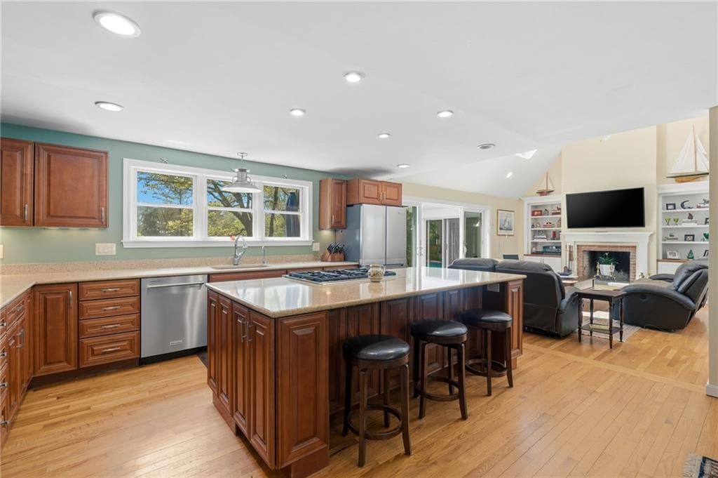 219 West Reach Drive photo 11