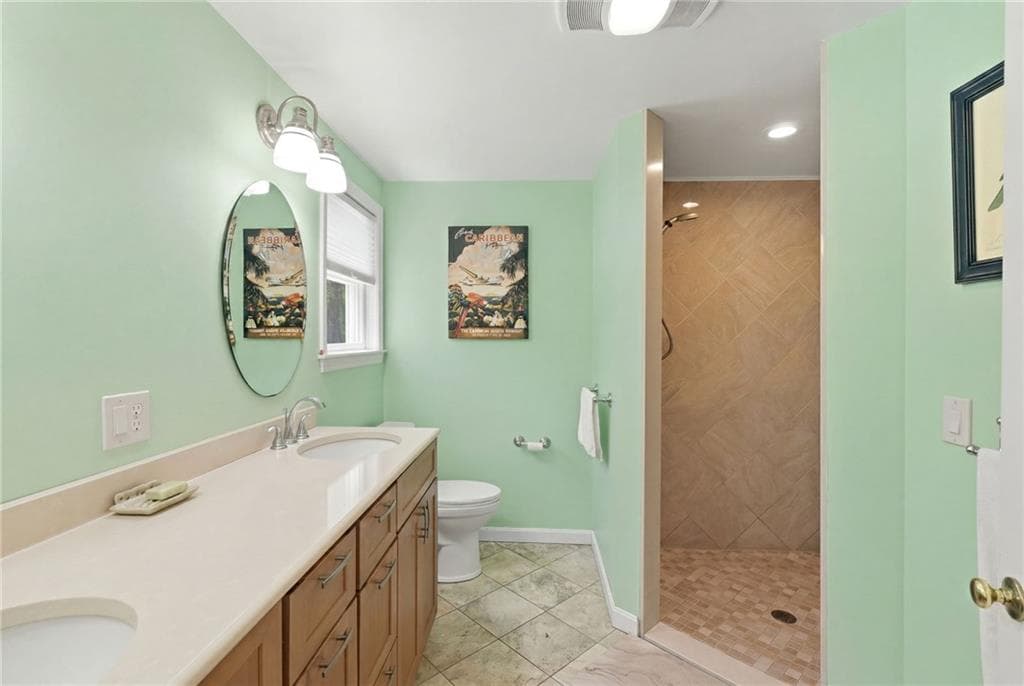 219 West Reach Drive photo 25