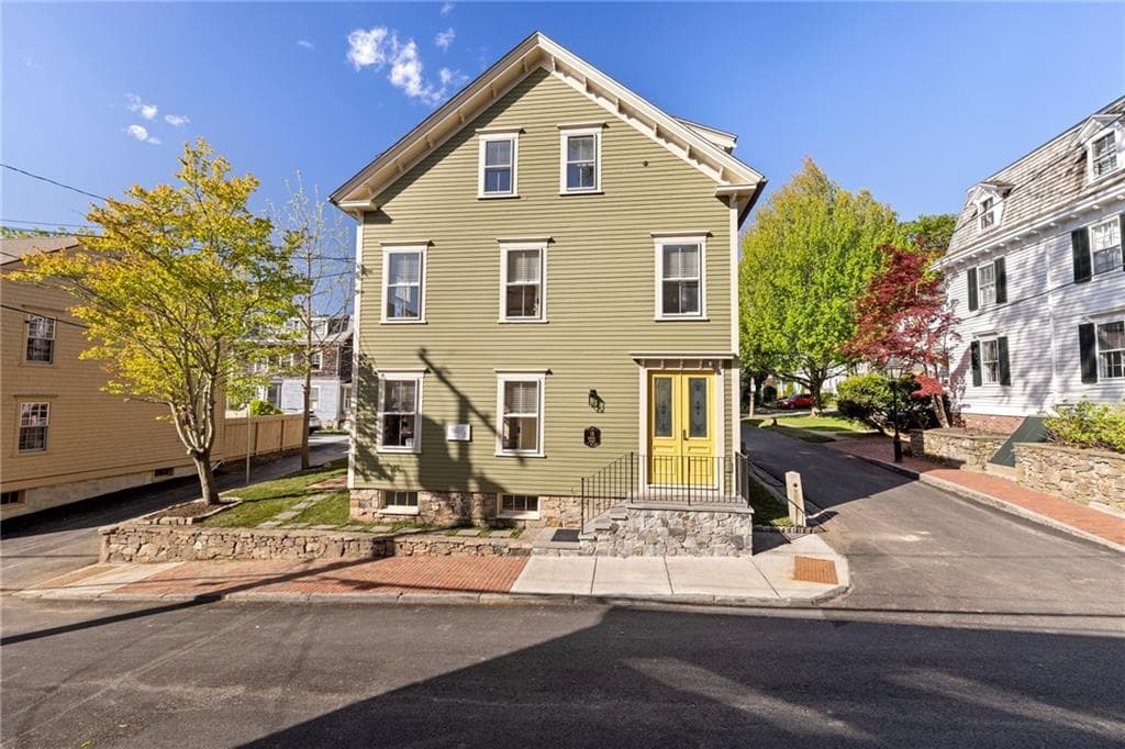 18 Barney Street UNIT 2 photo 2