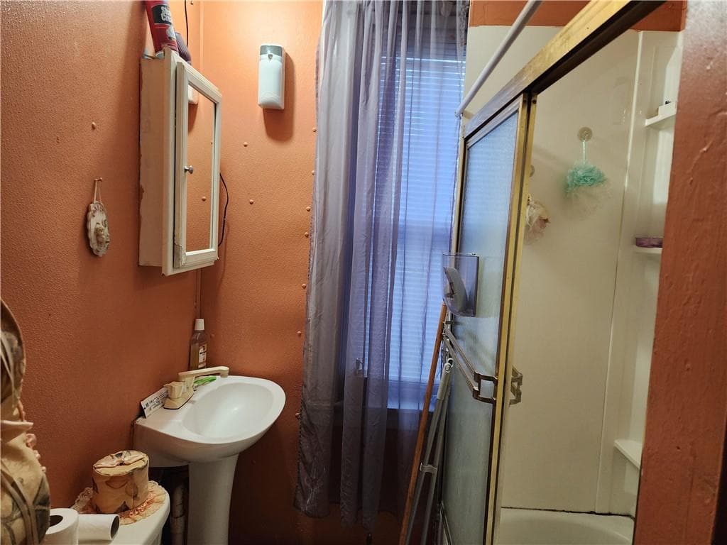 Multi Family at 132 Putnam Street, Providence, photo 9 of 25