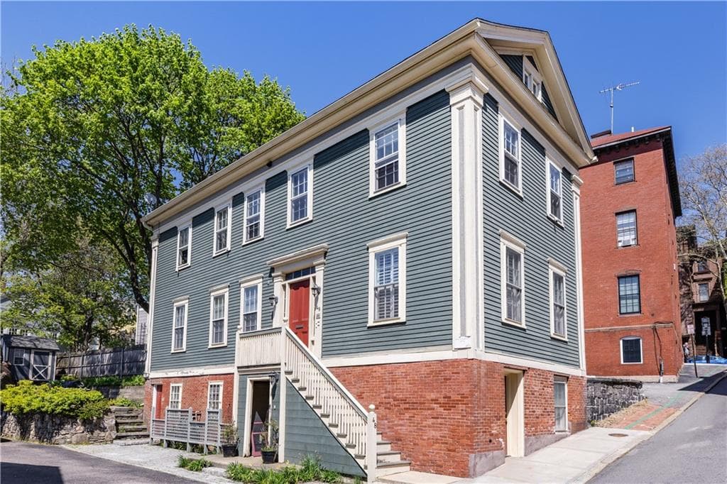 48 North Court UNIT 3