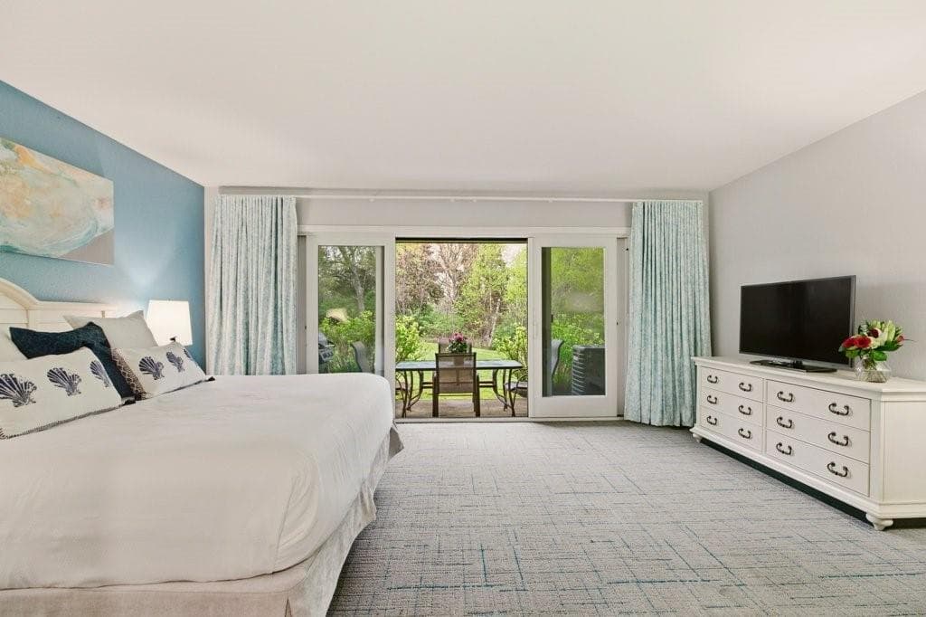 Condominium at 150 Bay View Drive UNIT 6, Jamestown, photo 9 of 24