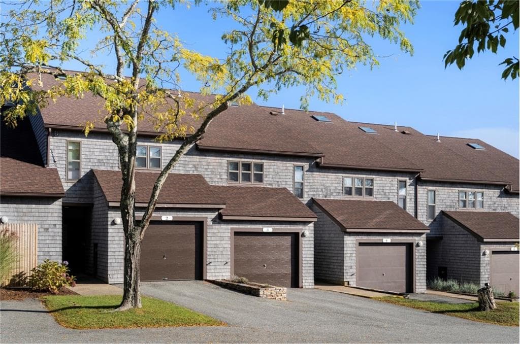 Condominium at 150 Bay View Drive UNIT 11, Jamestown, photo 16 of 27