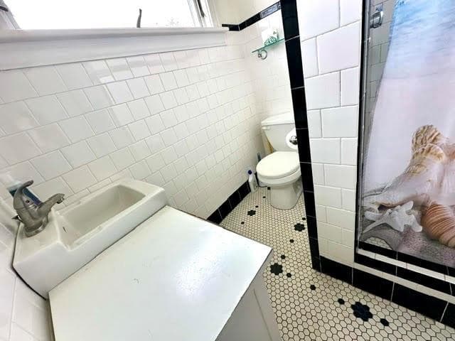 545 Center Road photo 14