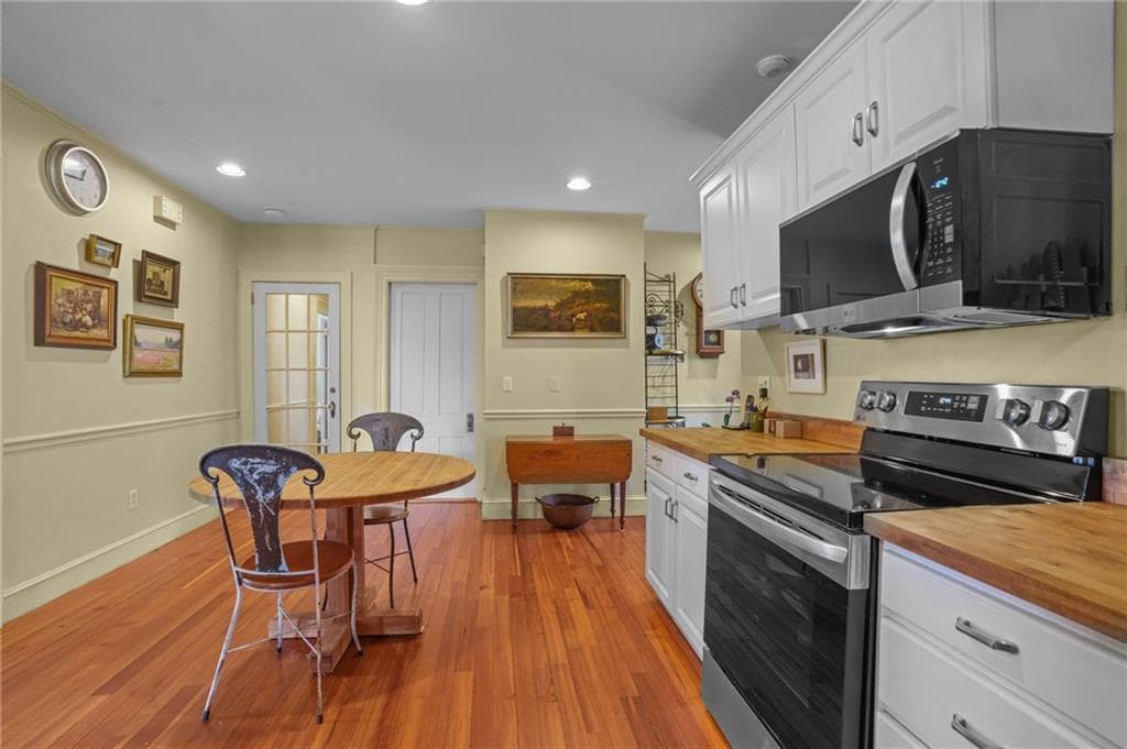 Condominium at 32 Catherine Street UNIT A, Newport, photo 16 of 50