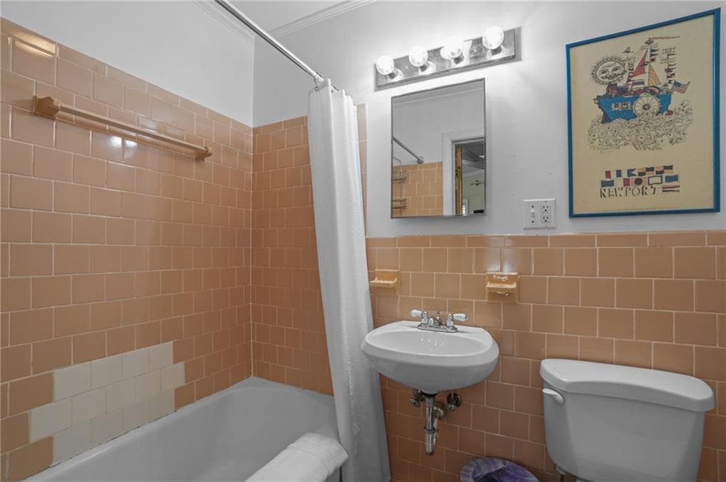 Condominium at 32 Catherine Street UNIT A, Newport, photo 37 of 50