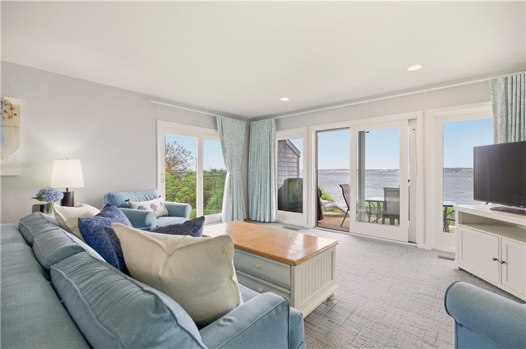 150 Bay View Drive UNIT 14 photo 5