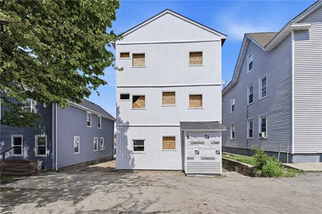 Multi Family at 884 Douglas Avenue, Providence, photo 8 of 8