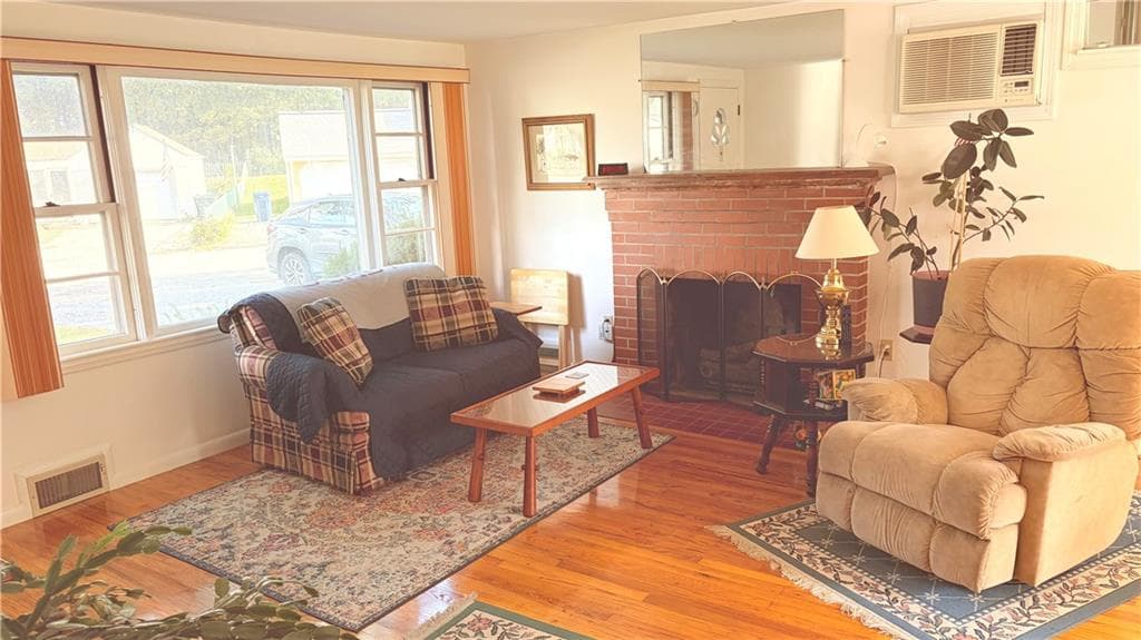 Single Family Residence at 57 Rosemary Drive, North Kingstown, photo 9 of 24