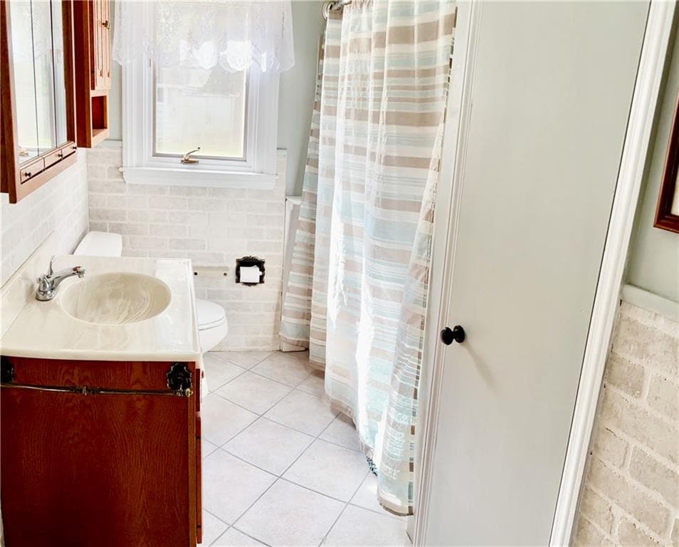 Single Family Residence at 57 Rosemary Drive, North Kingstown, photo 11 of 24