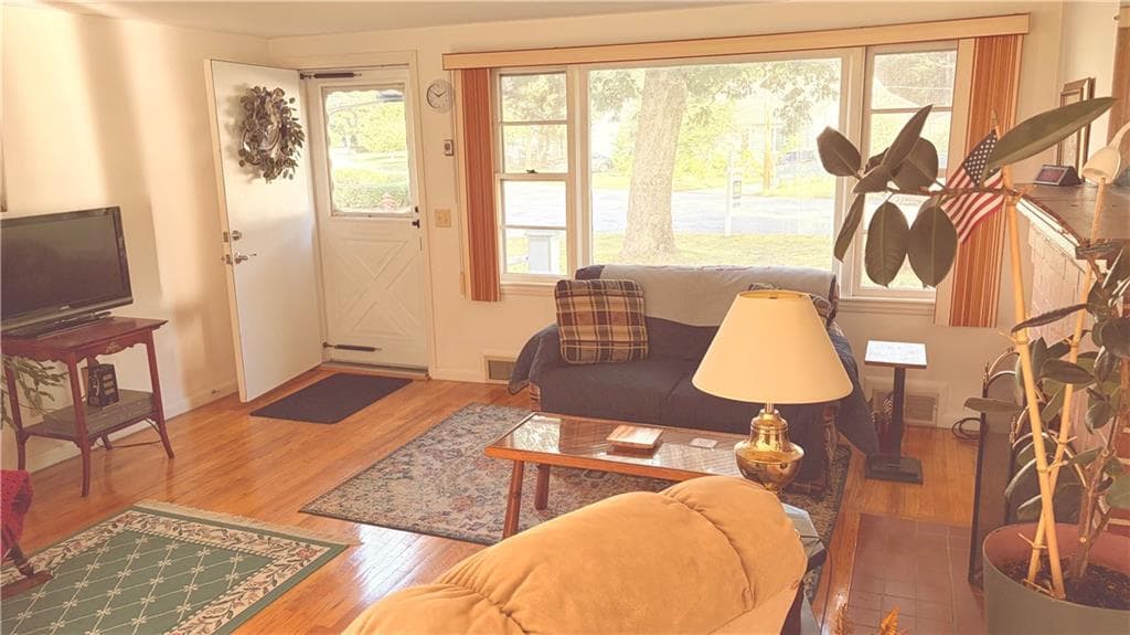 Single Family Residence at 57 Rosemary Drive, North Kingstown, photo 8 of 24