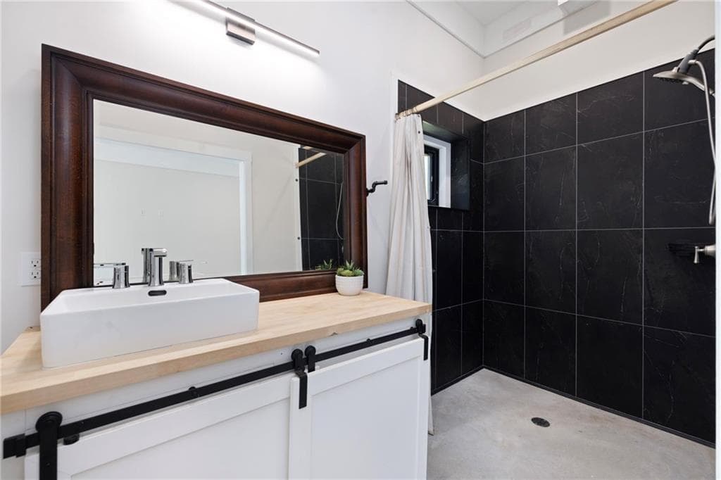 Single Family Residence at 10 Bucknam Road, Richmond, photo 27 of 35