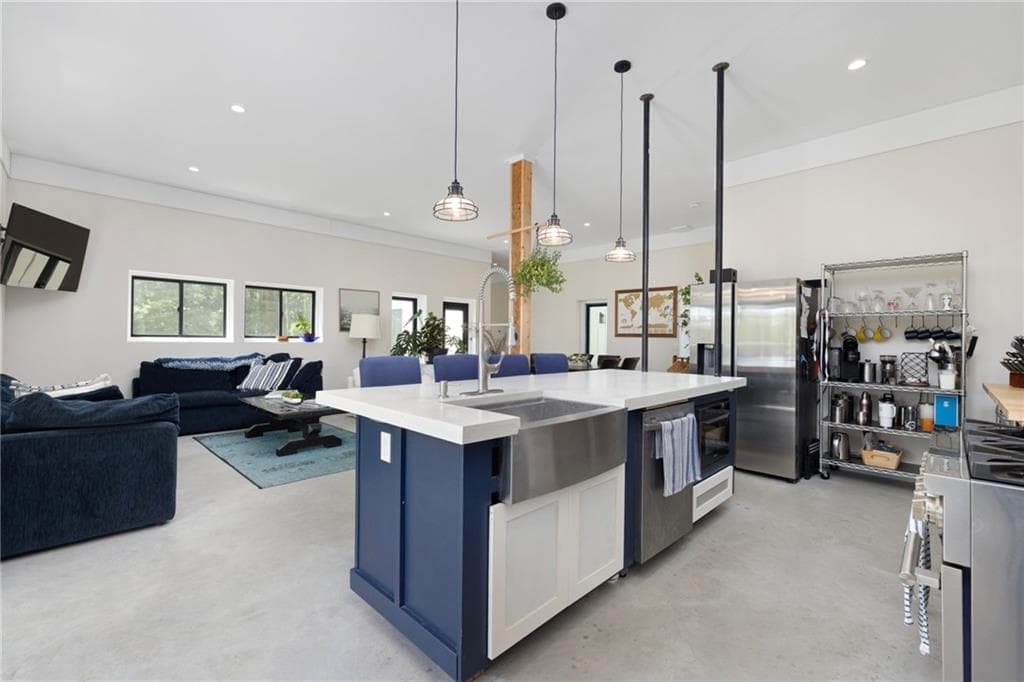 Single Family Residence at 10 Bucknam Road, Richmond, photo 7 of 35