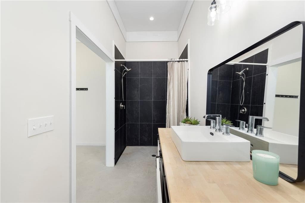 Single Family Residence at 10 Bucknam Road, Richmond, photo 21 of 35