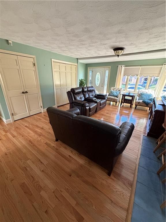 Single Family Residence at 45 Pinewood Drive, North Providence, photo 3 of 33
