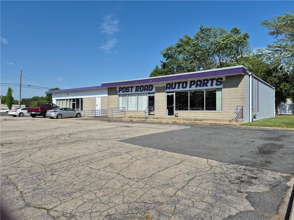 1620 Post Road