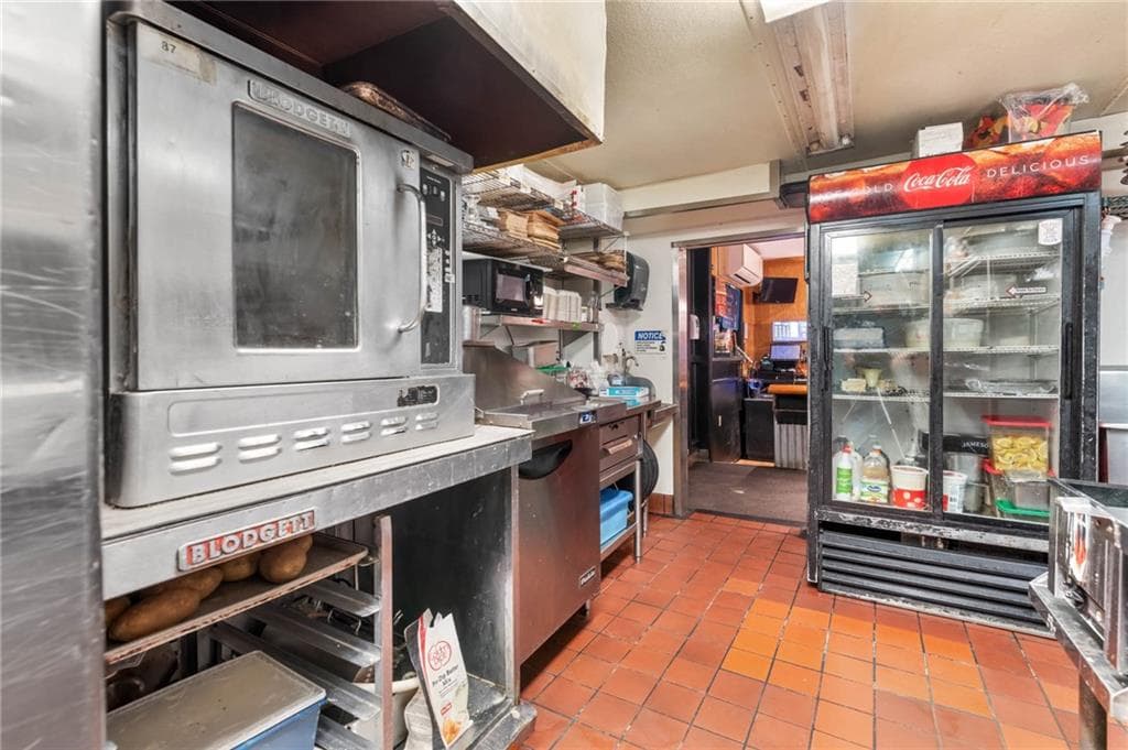 176 Columbus Avenue photo 34