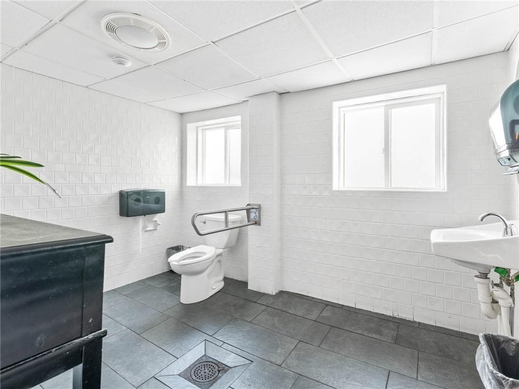 176 Columbus Avenue photo 25