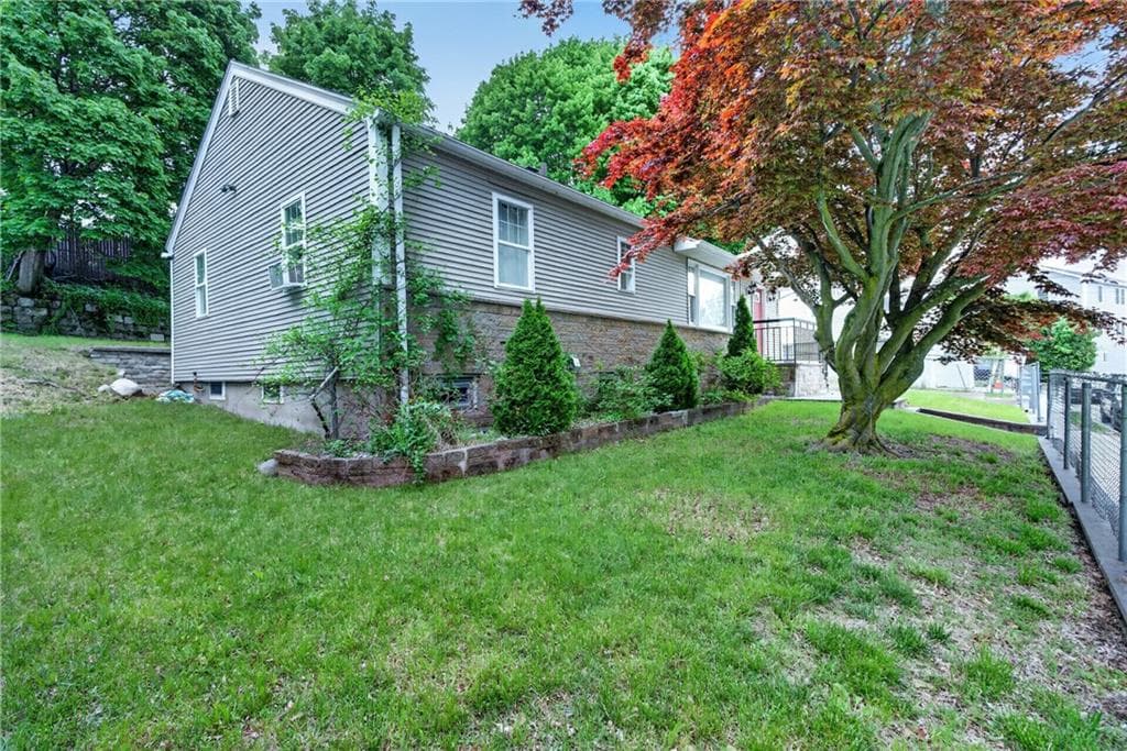 Single Family Residence at 368 Hawkins Street, Providence, photo 3 of 33