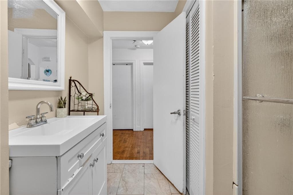 Single Family Residence at 368 Hawkins Street, Providence, photo 18 of 33
