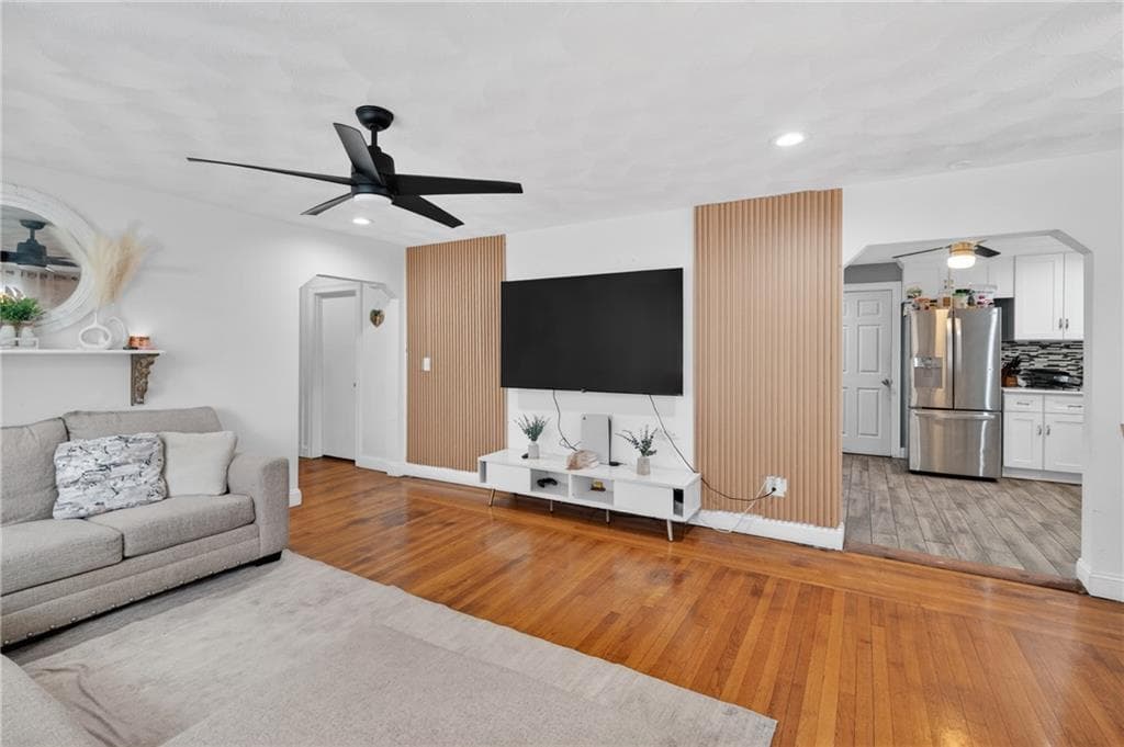 Single Family Residence at 368 Hawkins Street, Providence, photo 15 of 33