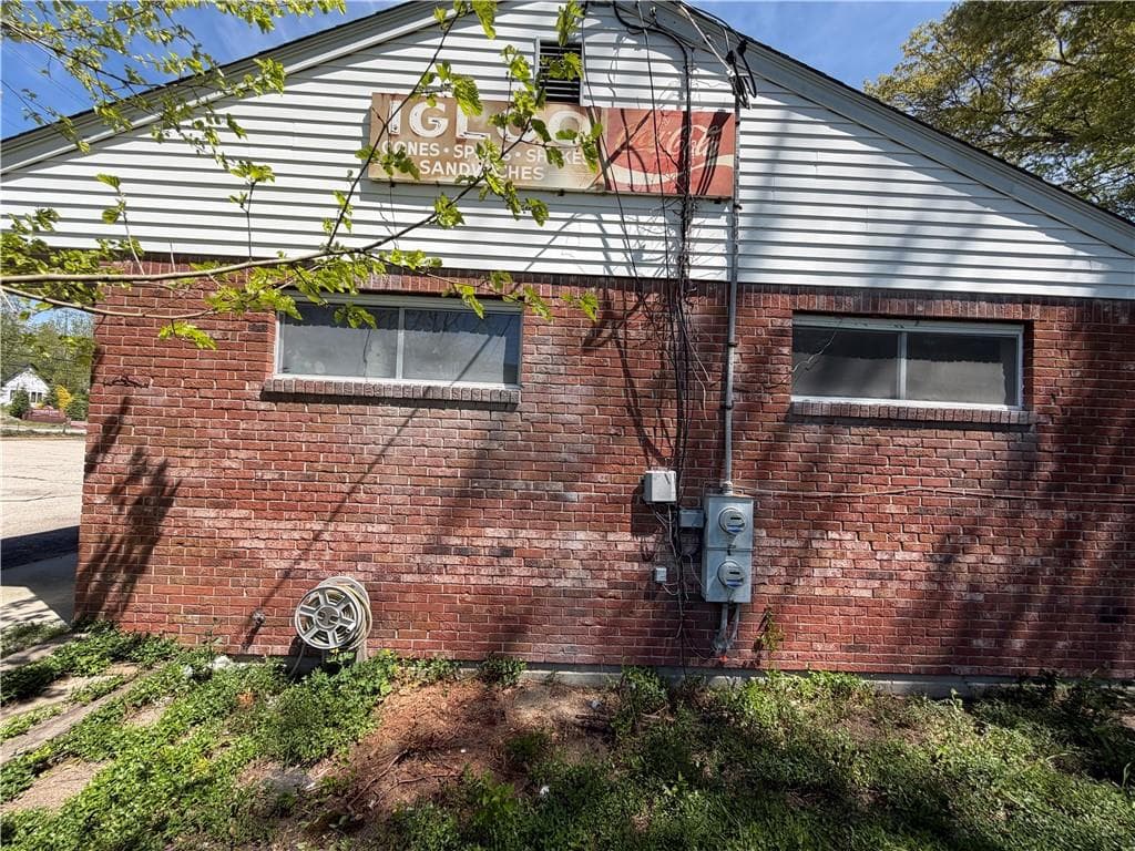 7560 Post Road photo 6