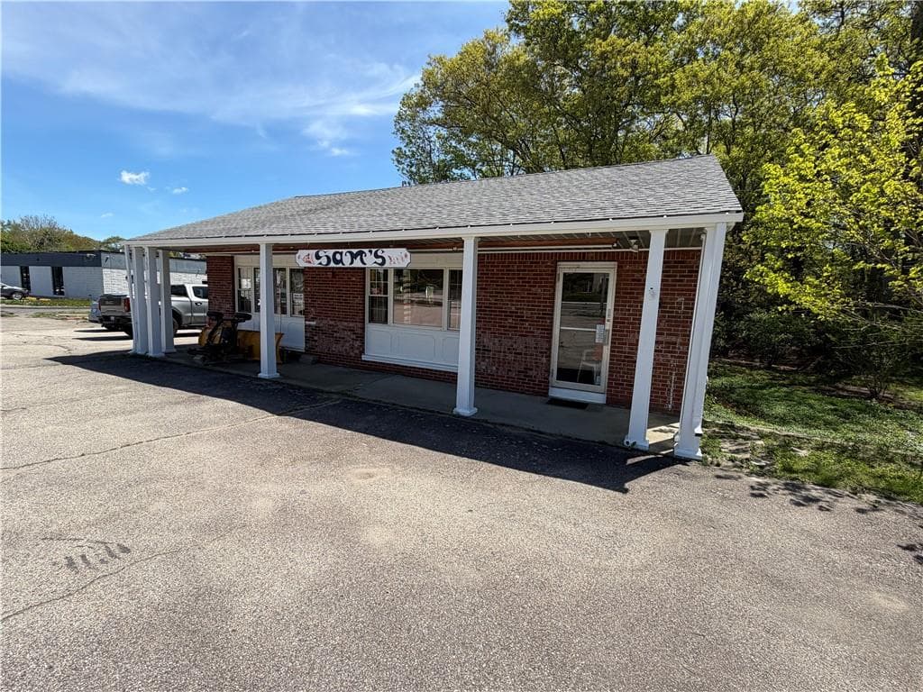 7560 Post Road photo 5