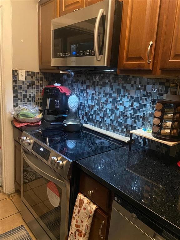 Multi Family at 20 22 Violet Street, Providence, photo 14 of 18