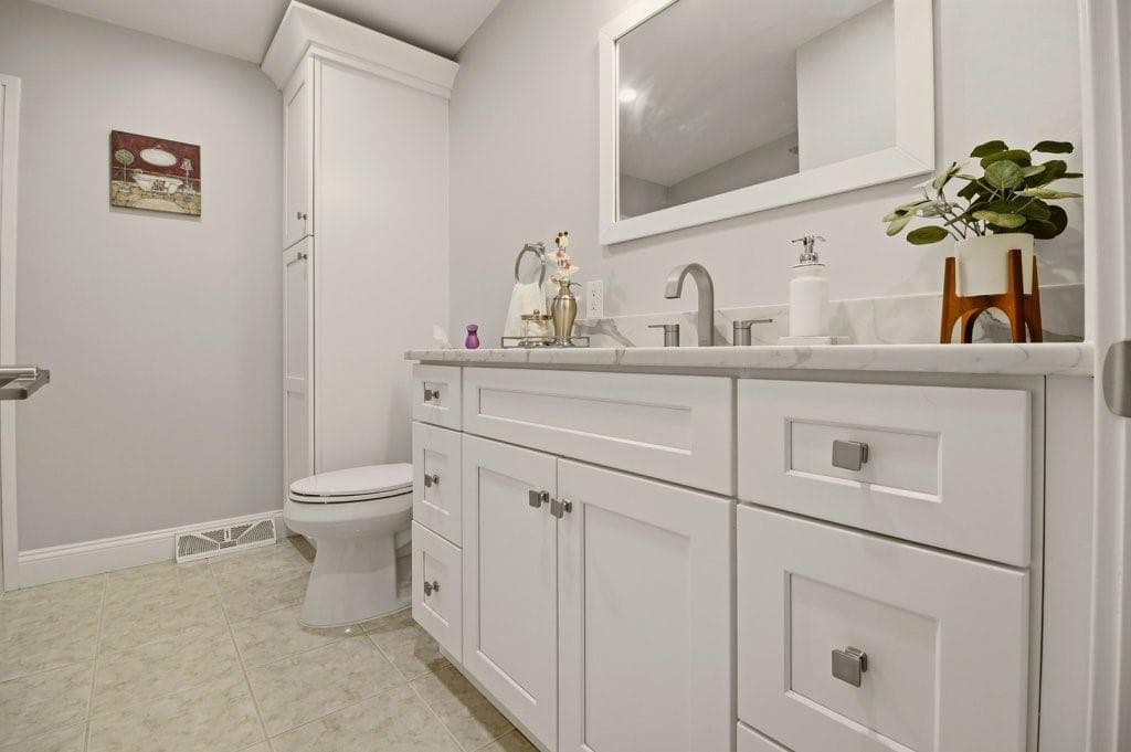 137 Lark Lane photo 32