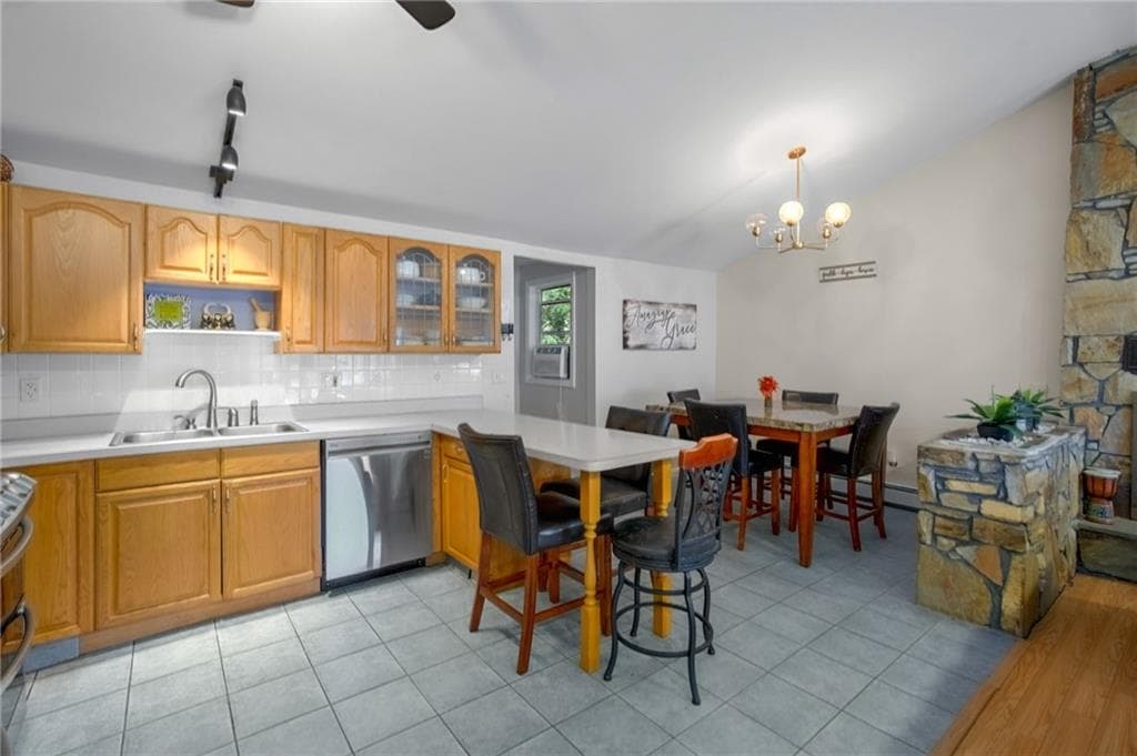 Single Family Residence at 5 Woodbine Street, North Providence, photo 7 of 32